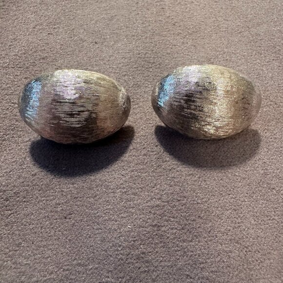 Vintage Monet Clip On Earrings - Picture 1 of 4
